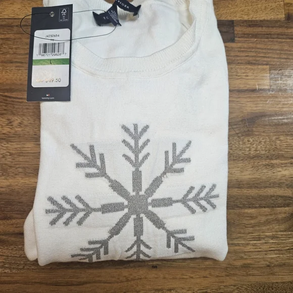Tommy Hilfiger White Sweater with Gray Snowflake - Picture 6 of 6